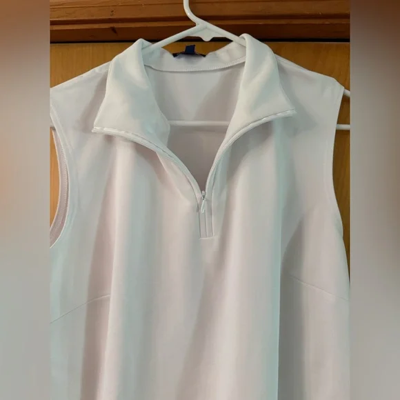 Sailor Sailor White Sleeveless quarter zip Top - Picture 4 of 5
